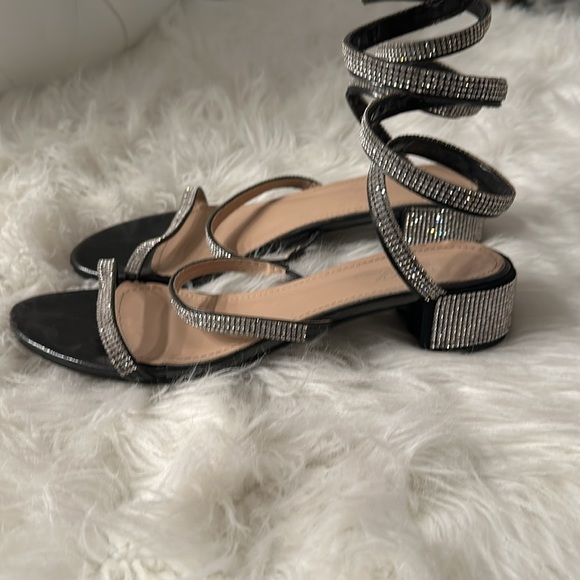 Studded Wrap around flats - Picture 3 of 3